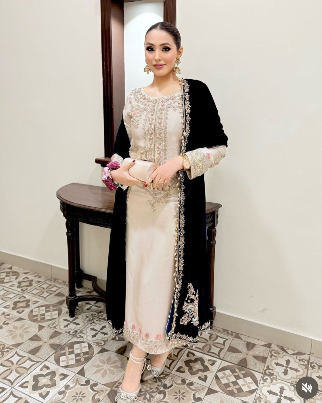 Valvet Shawl long dress